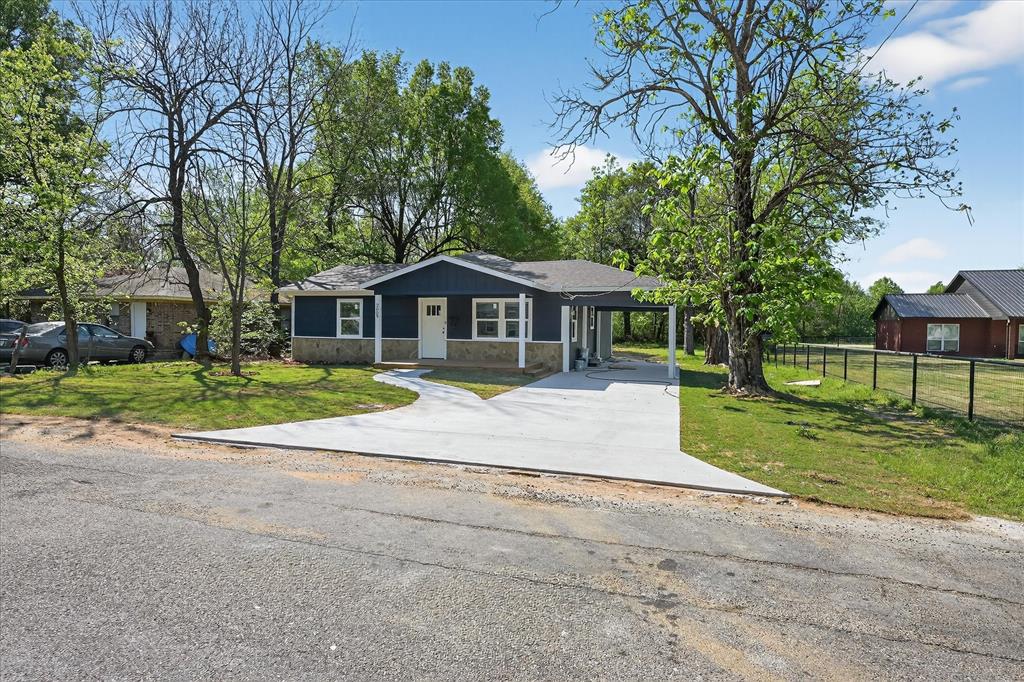 2009 W Sherman St, Paris, TX 75460 photo