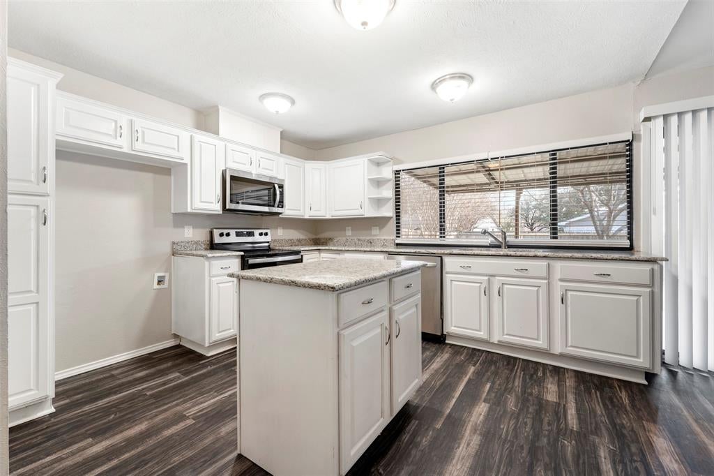 928 Overdowns Dr, Plano, TX 75023 photo