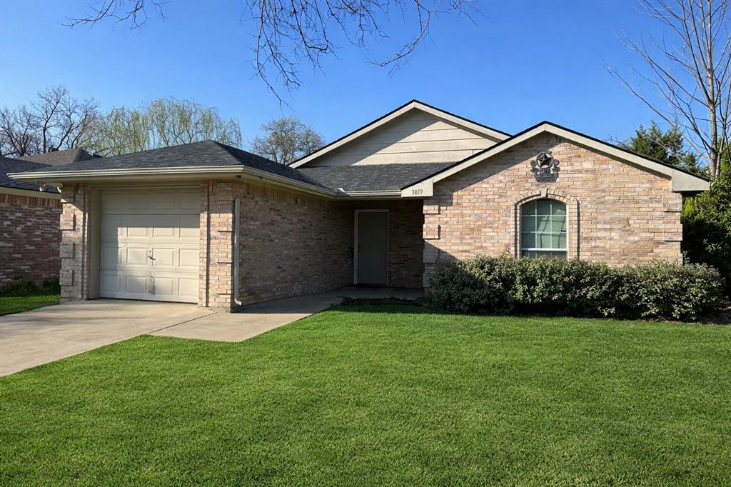 3819 Kiest Valley Ct, Dallas, TX 75233