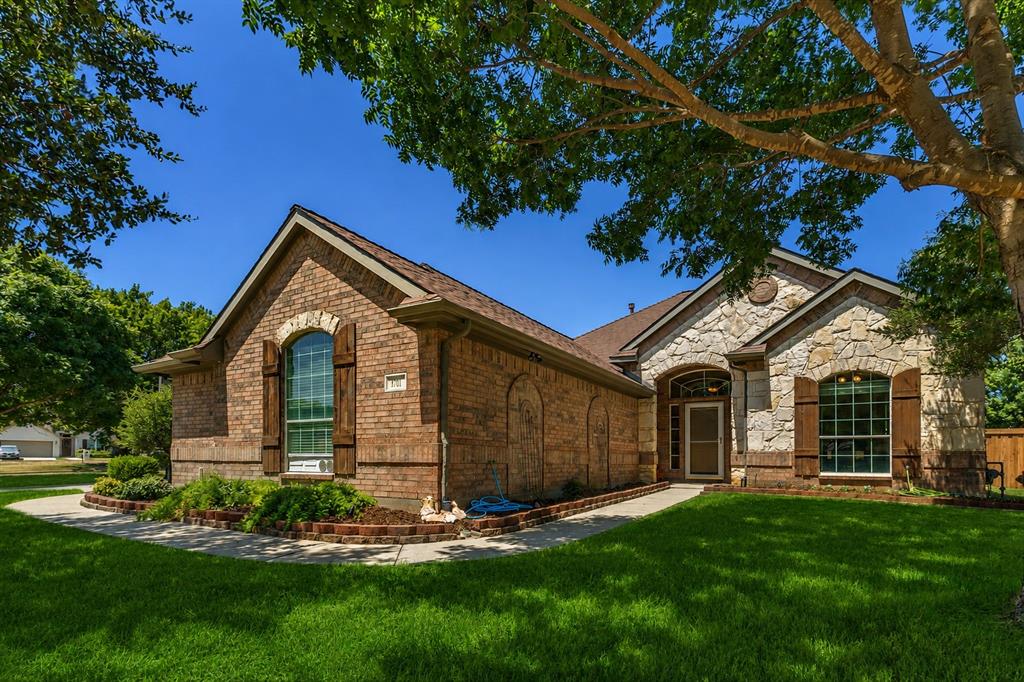 101 Indian Paint Dr, Justin, TX 76247