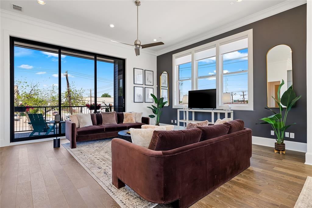 215 Carroll St, Fort Worth, TX 76107 photo