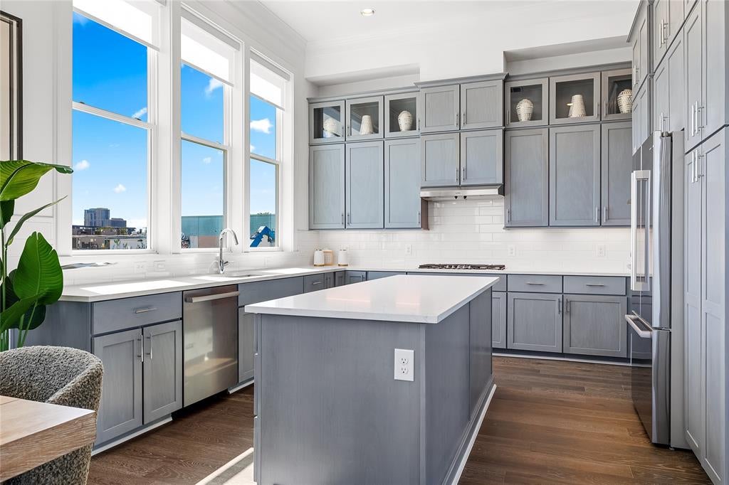 215 Carroll St, Fort Worth, TX 76107 photo