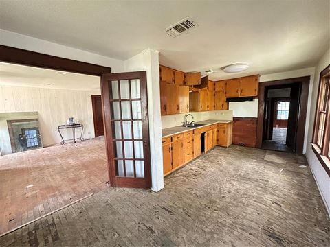 Office in Azle TX 208 N Stewart Street 2.jpg