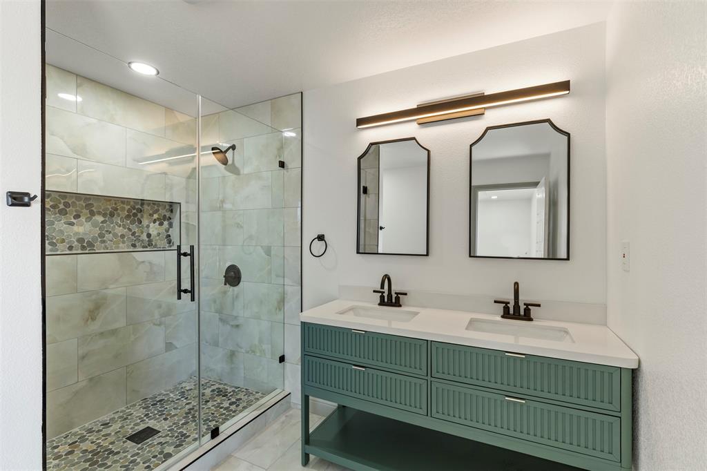 5619 Lake Granbury Trl, Granbury, TX 76048 photo