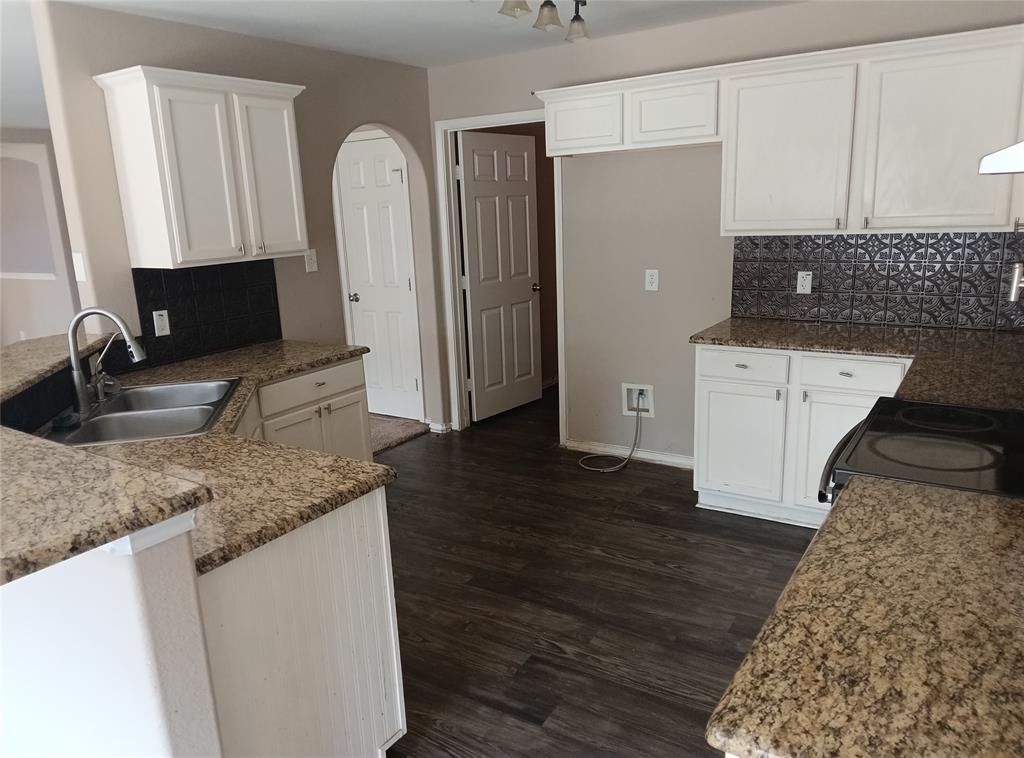 424 Heritage Dr, Crowley, TX 76036 photo
