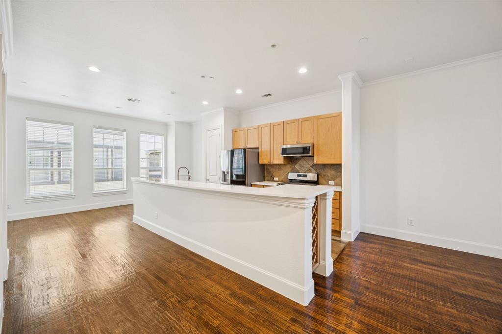 643 Senda, Irving, TX 75039 photo