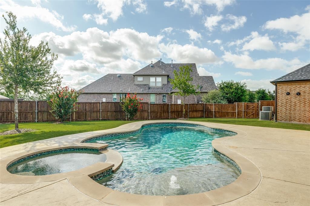 2723 Village Creek St, Celina, TX 75078
