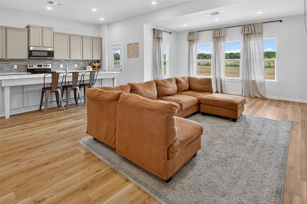 7206 Treaty Oaks Blvd, Granbury, TX 76048 photo
