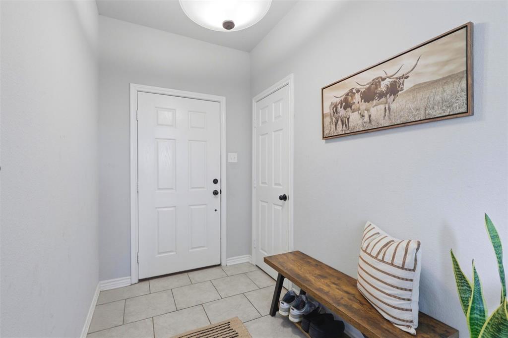 1409 Denton Dr, Carrollton, TX 75006 photo