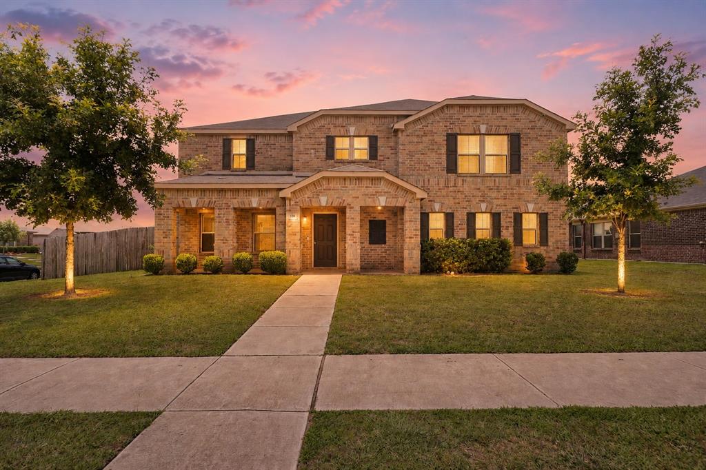 728 Snapdragon Ln, Desoto, TX 75115