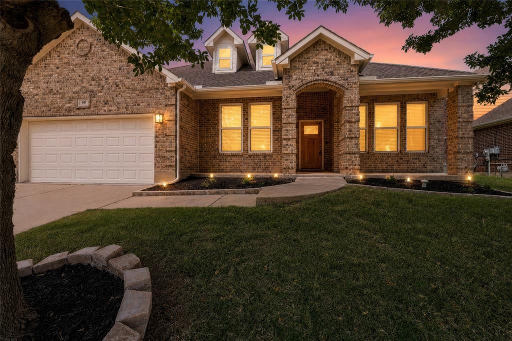 66 Lucas Ln, Edgecliff Village, TX 76134