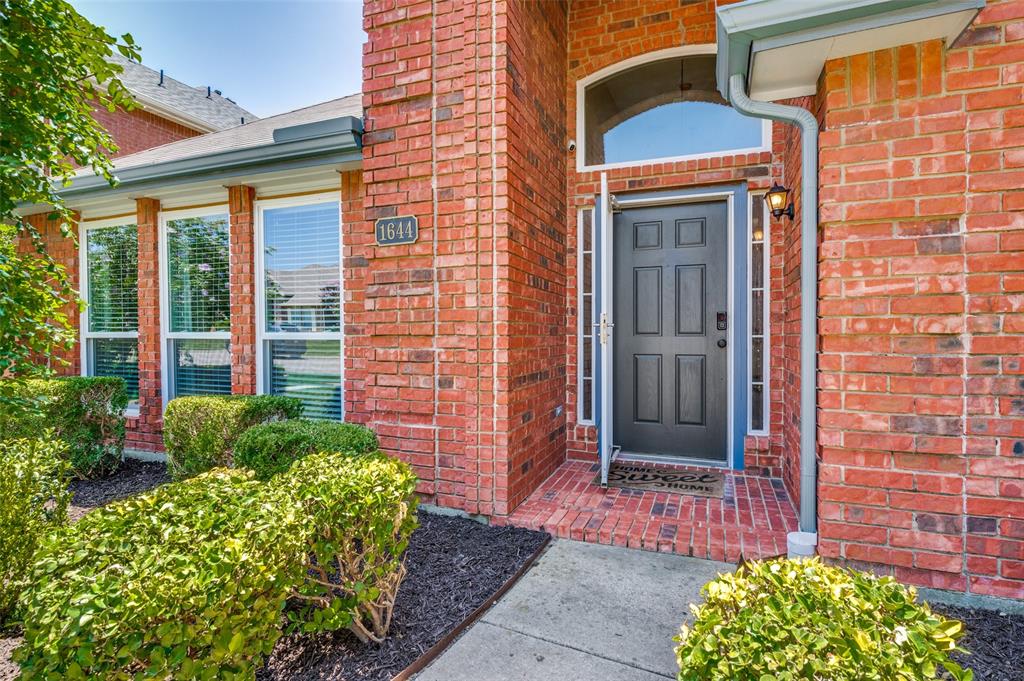1644 Bennington Dr, Carrollton, TX 75007 photo