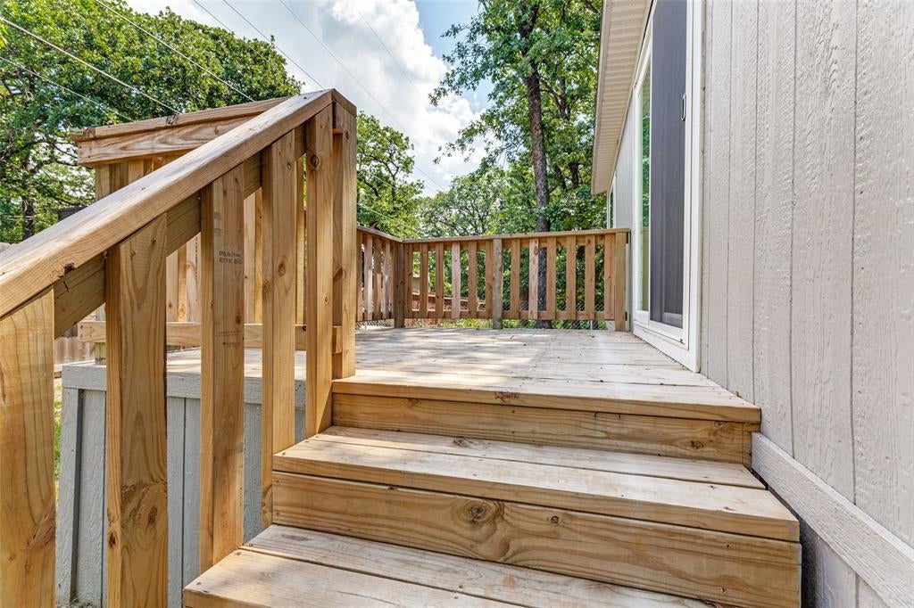 1613 Mockingbird Ln, Pelican Bay, TX 76020