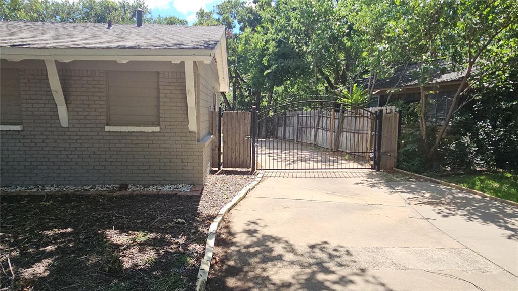 1712 Yolanda Dr, Fort Worth, TX 76112 photo