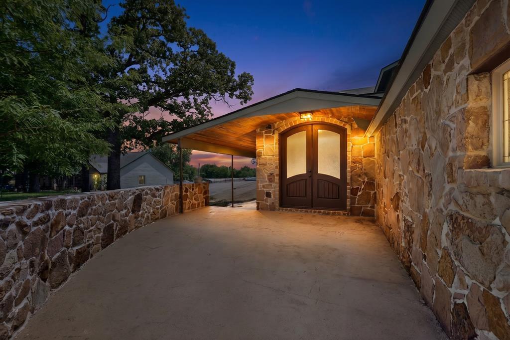1880 Houston Rd, Burleson, TX 76028