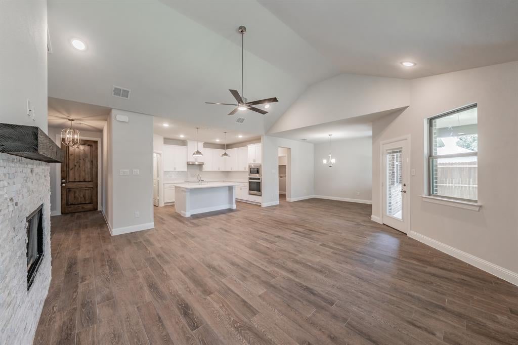241 Gardenia Dr, Azle, TX 76020 photo
