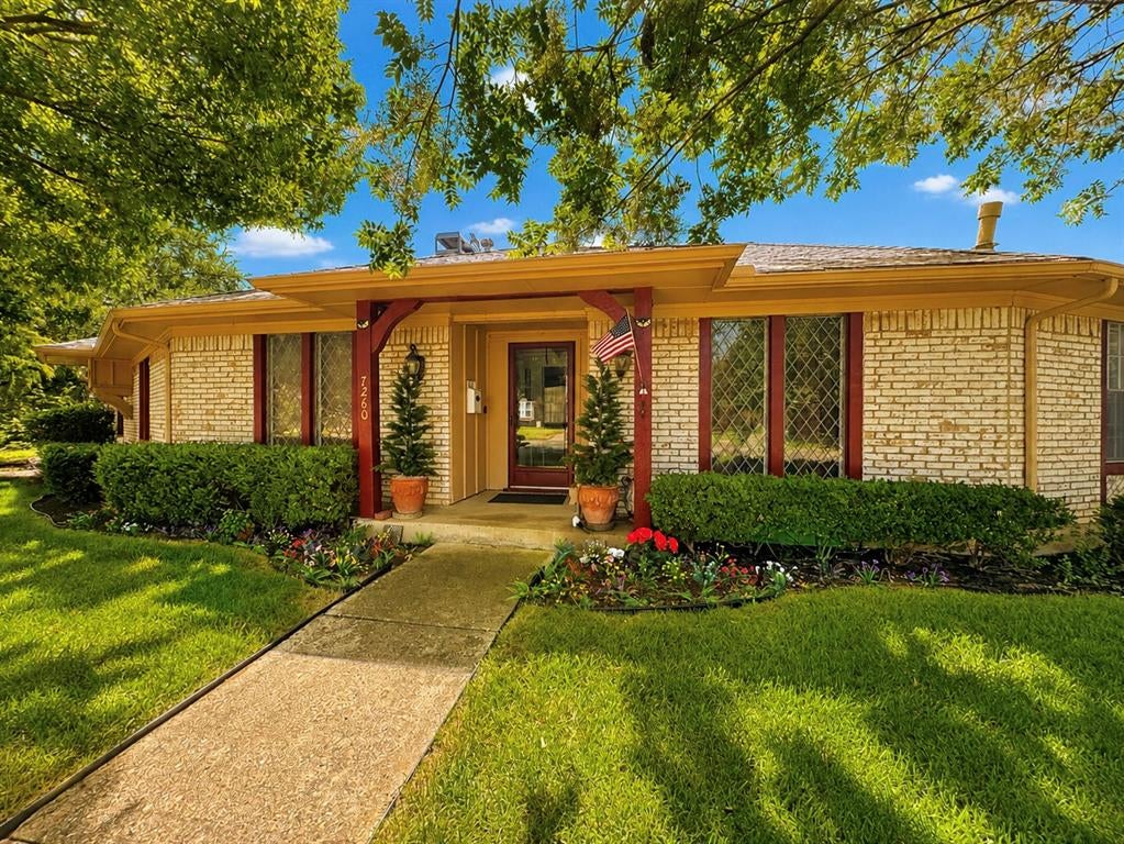 7260 Alto Caro Dr, Dallas, TX 75248