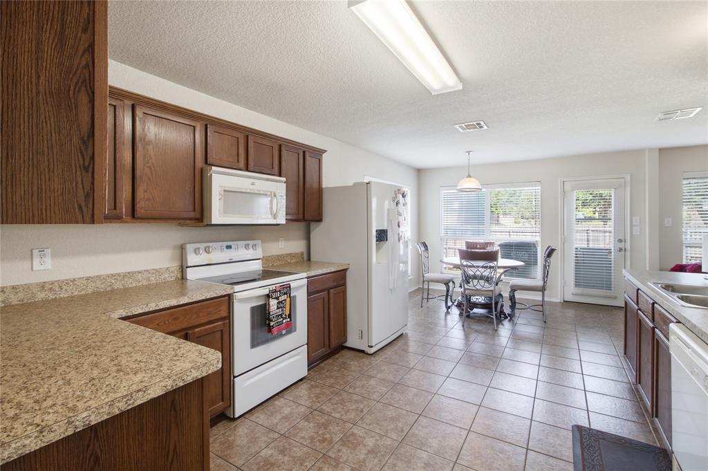 812 Cayotillo St, Lancaster, TX 75146 photo