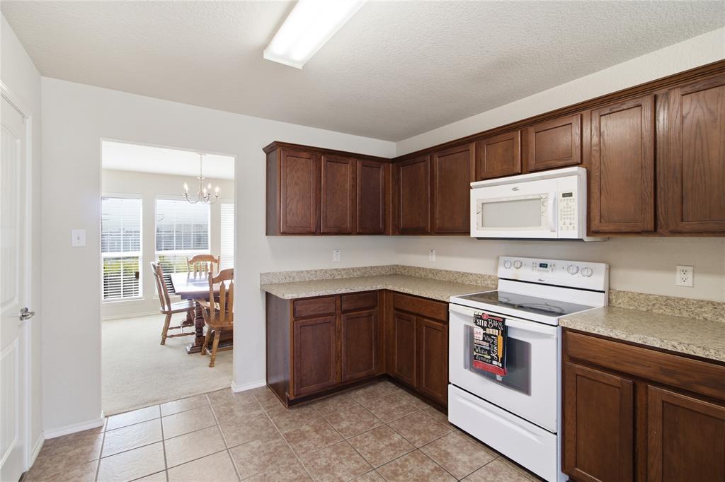 812 Cayotillo St, Lancaster, TX 75146 photo