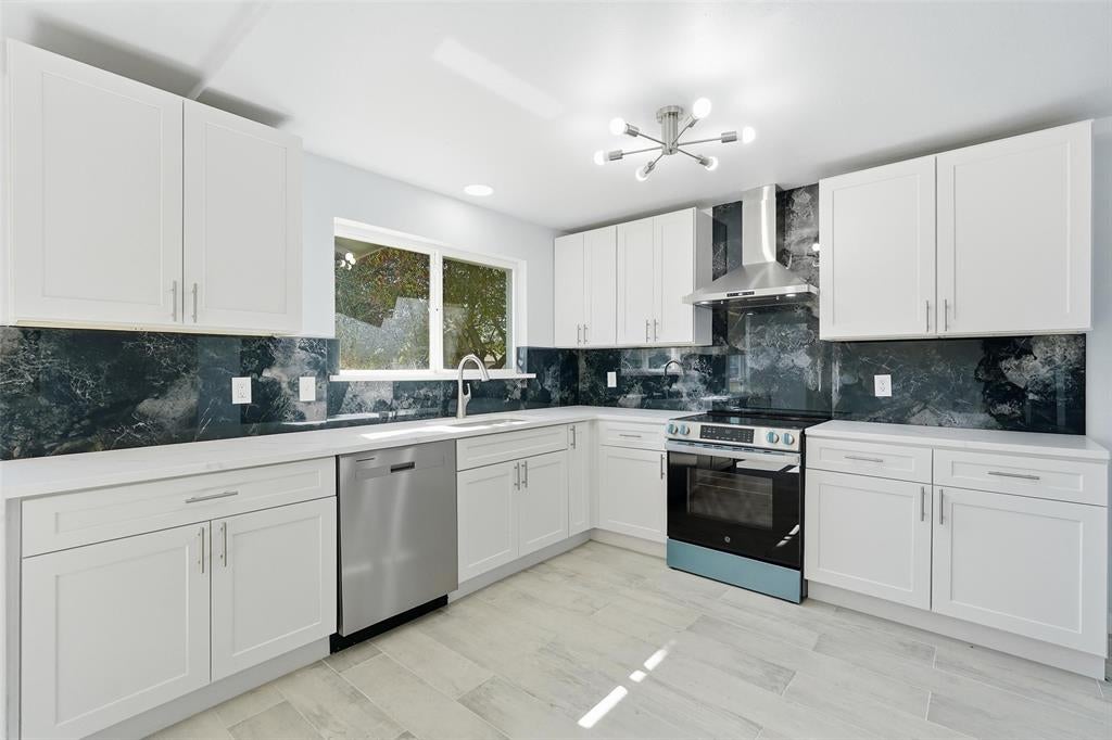 1813 Crockett St, Garland, TX 75042 photo