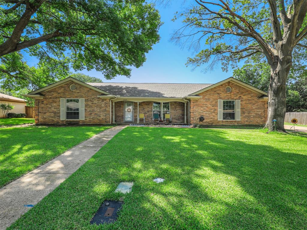 6404 Suncrest Ct, North Richland Hills, TX 76180