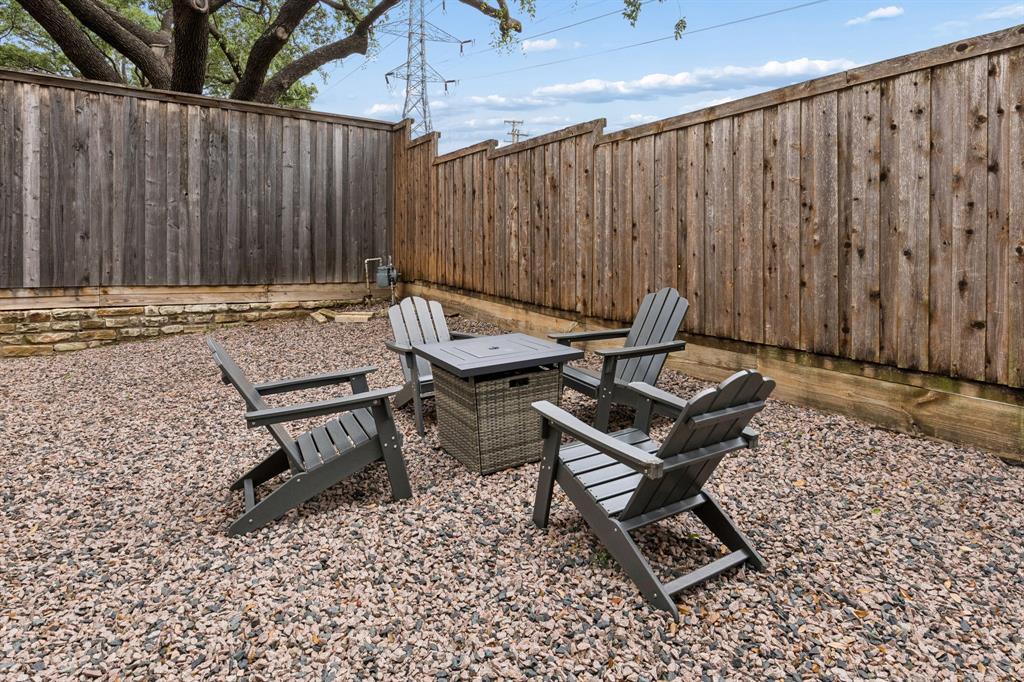 9530 Moss Haven Dr, Dallas, TX 75231 photo