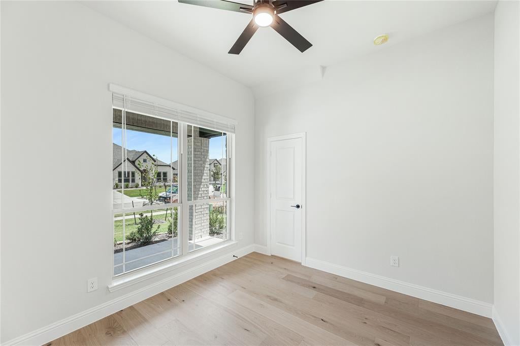 520 Sanctuary Dr, Waxahachie, TX 75165 photo