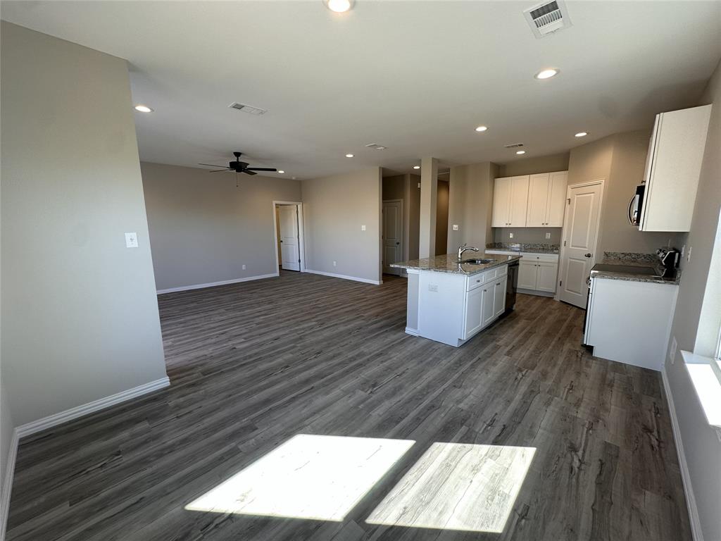 4812 Delano St, Greenville, TX 75401 photo