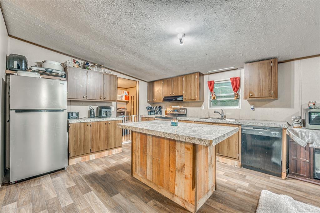1478 Shawnee Cir, Hawk Cove, TX 75474