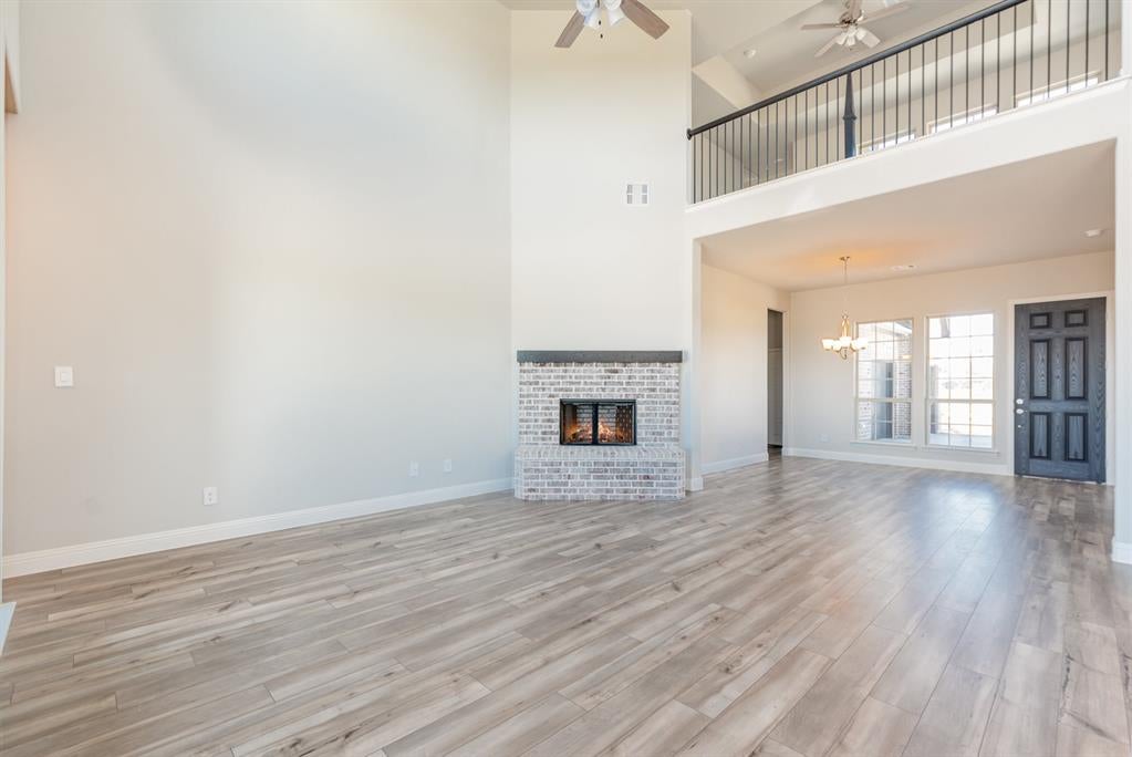 610 Crystal Lake Ln, Red Oak, TX 75154 photo