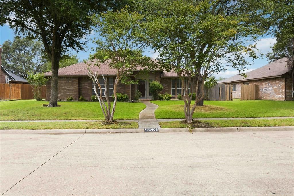 1403 Baker, Cedar Hill, TX 75104 photo