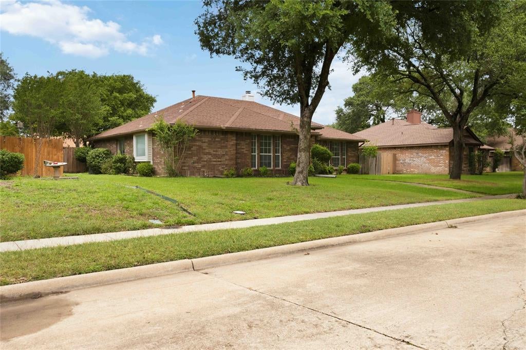 1403 Baker, Cedar Hill, TX 75104 photo