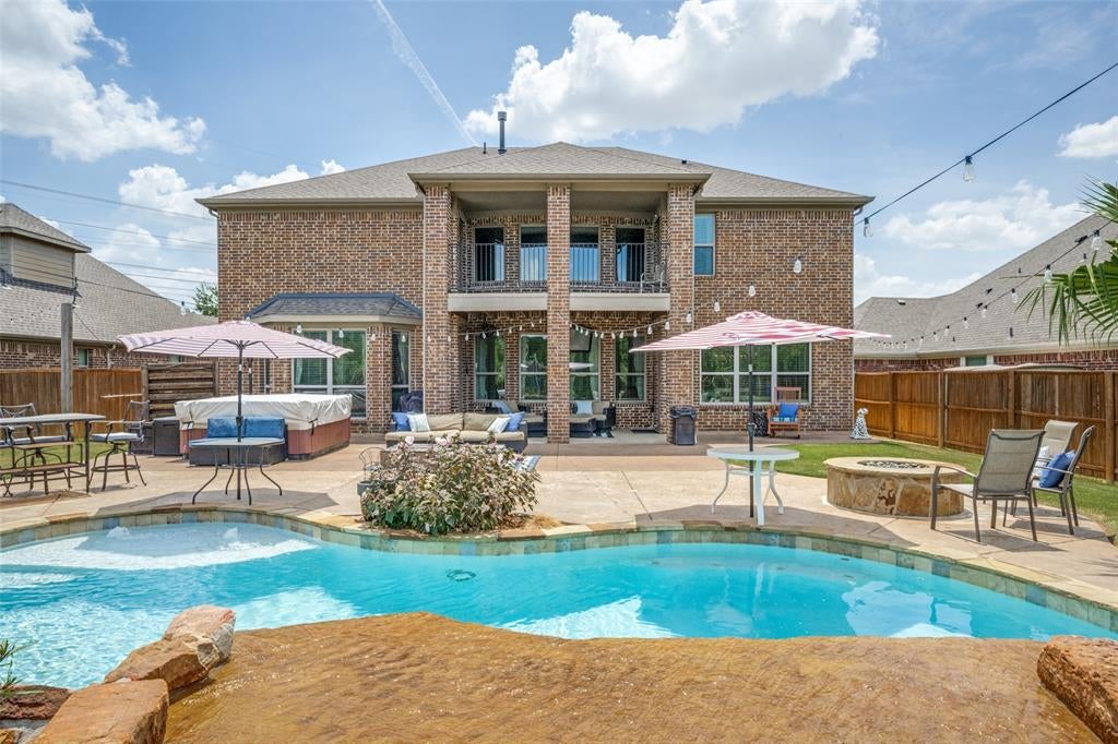 604 Bentley Ct, Roanoke, TX 76262