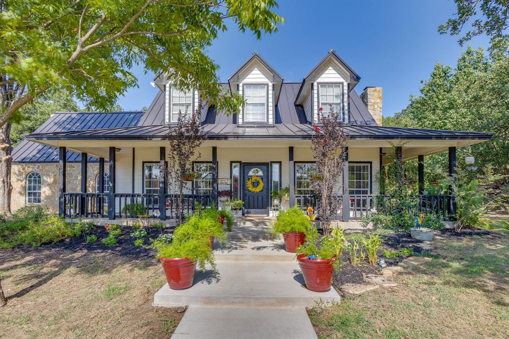 1129 Crazy Horse Trl, Burleson, TX 76028