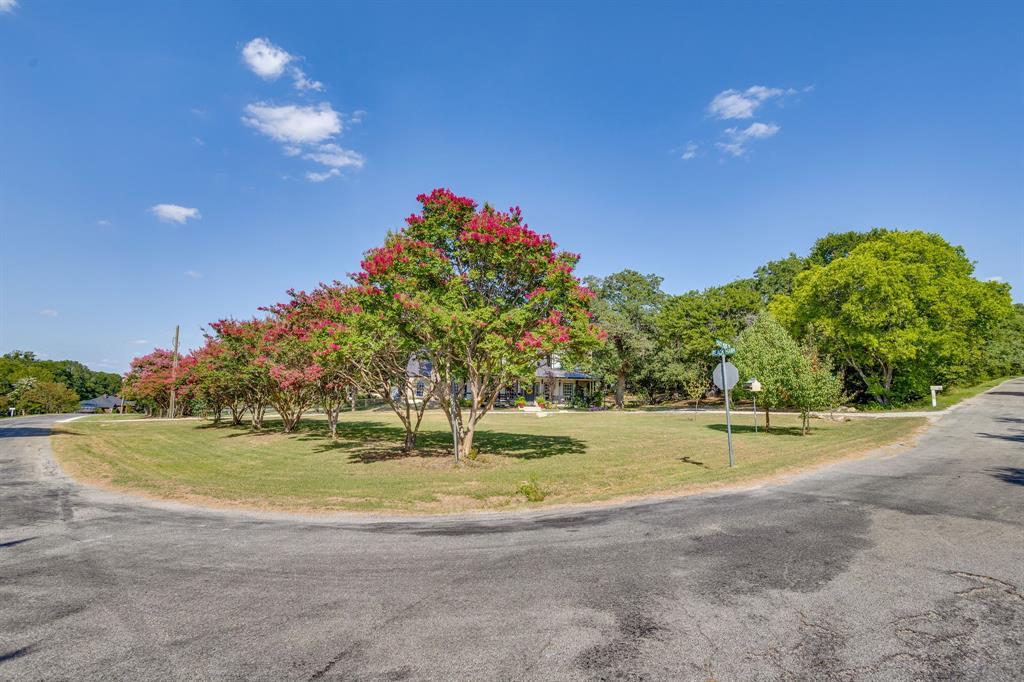 1129 Crazy Horse Trl, Burleson, TX 76028 photo