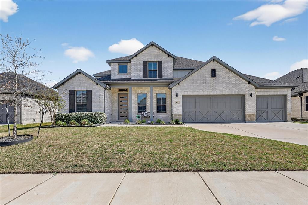 235 Half Moon Dr, Waxahachie, TX 75165