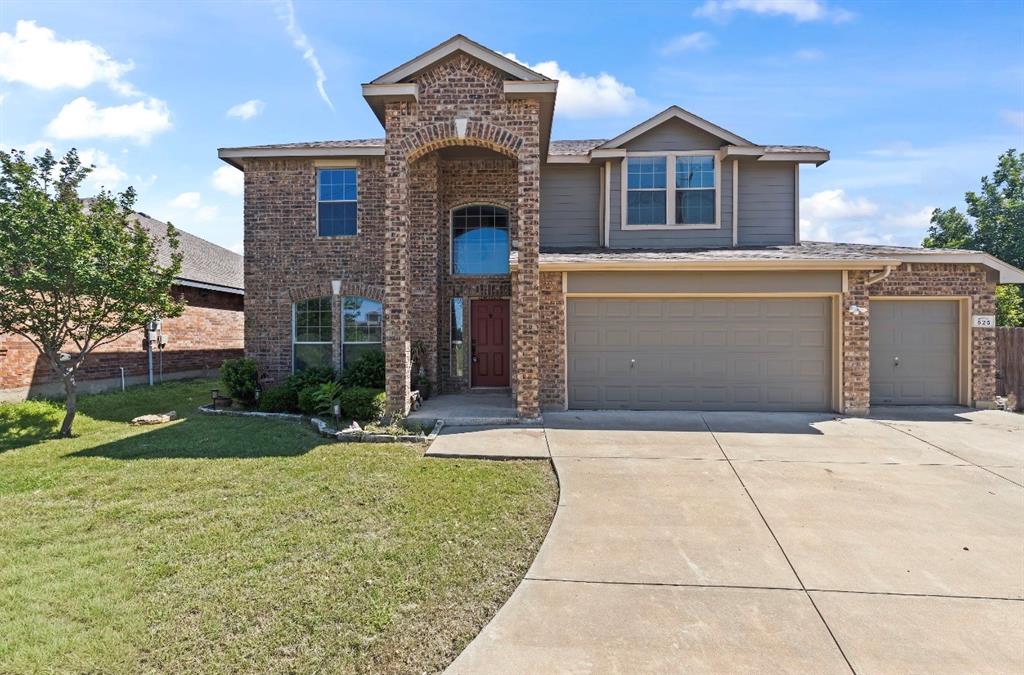 525 Destin Dr, Fort Worth, TX 76131