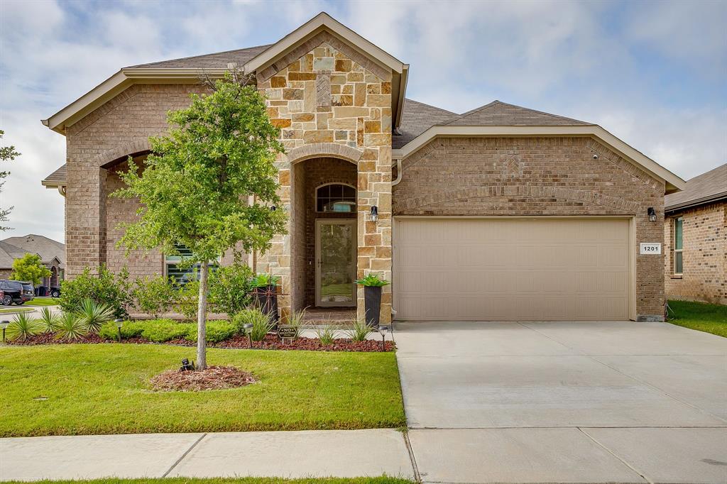 1201 Kerrville Ln, Weatherford, TX 76087