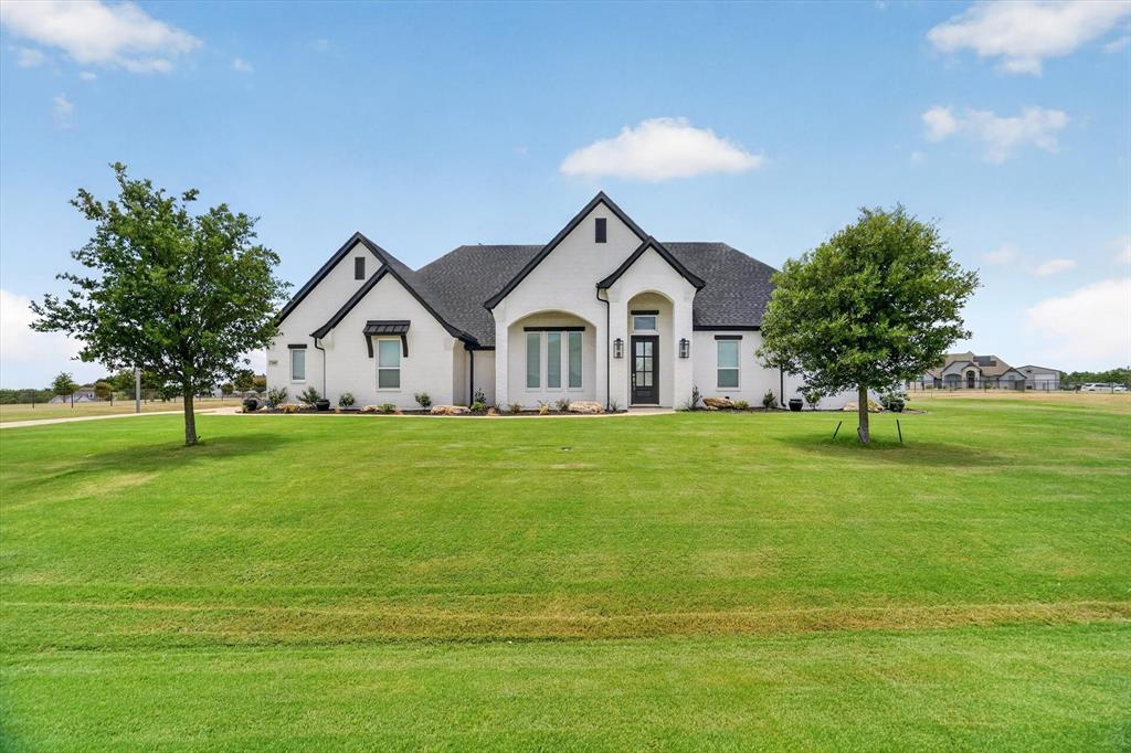 129 Southern Ct, Springtown, TX 76082
