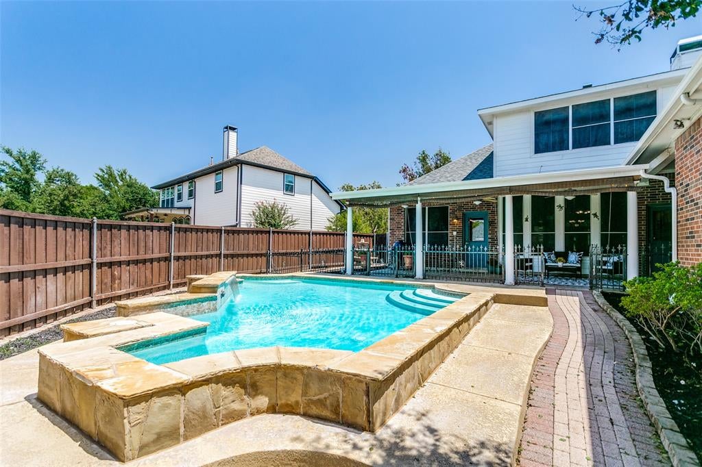 1702 Bluffview Ln, Carrollton, TX 75007 photo