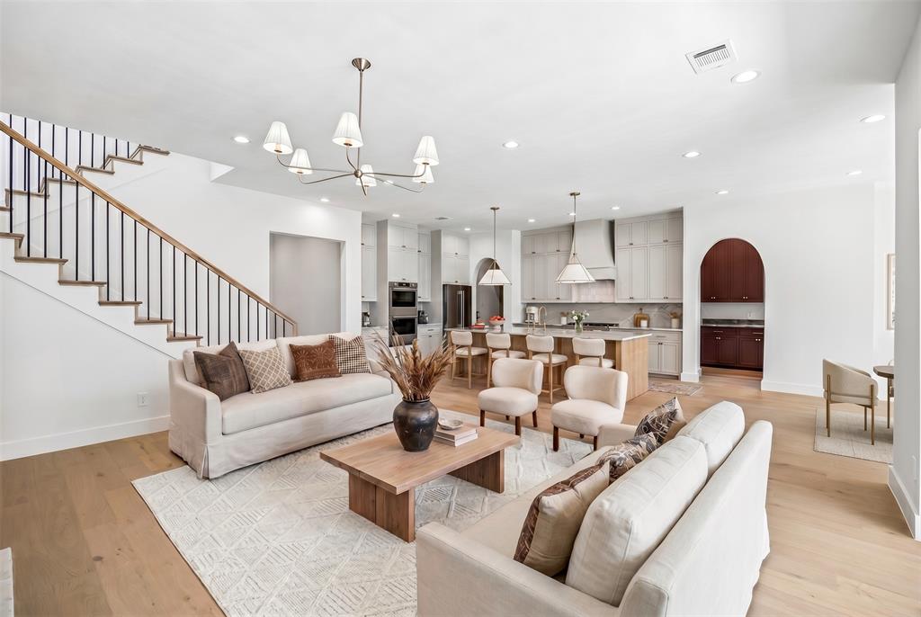 419 Cameron Ave, Dallas, TX 75223 photo