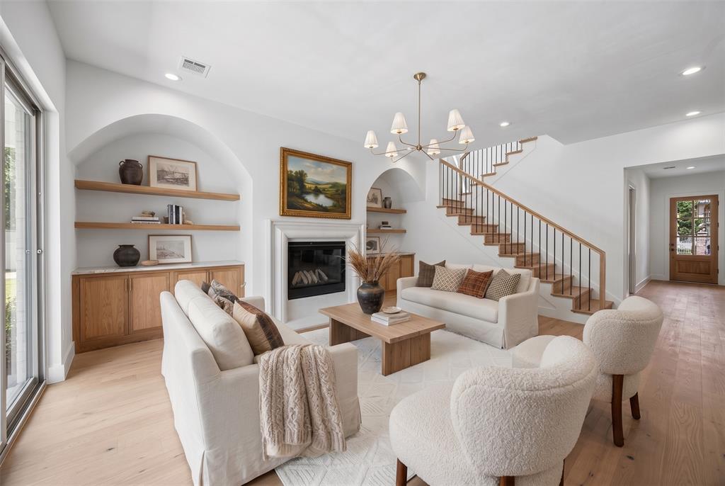 419 Cameron Ave, Dallas, TX 75223 photo