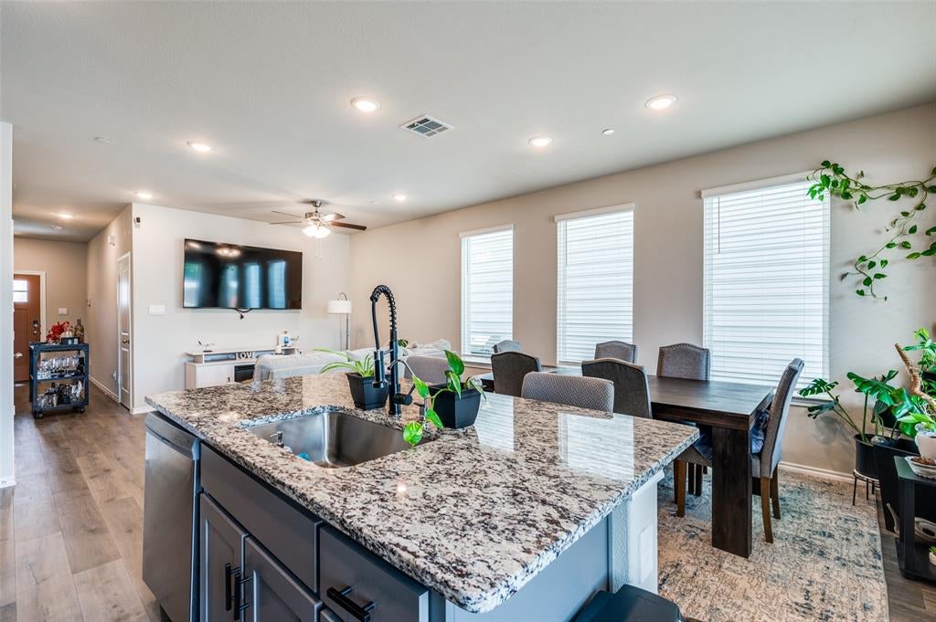 7073 Cypress Dr, Richland Hills, TX 76118