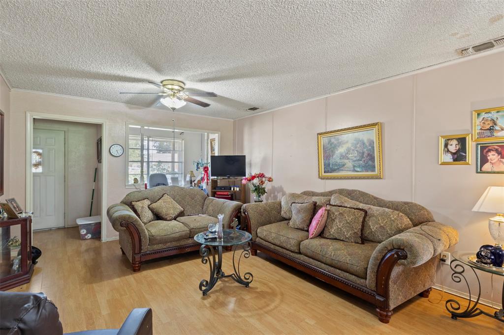 4513 Colgate Ln, Garland, TX 75042 photo