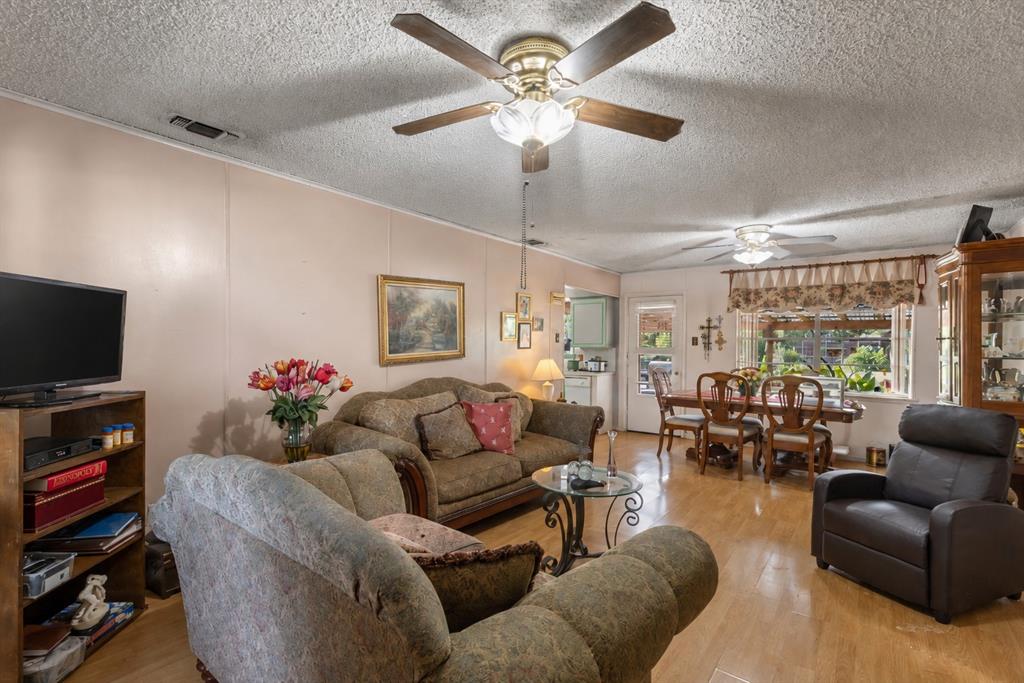 4513 Colgate Ln, Garland, TX 75042 photo