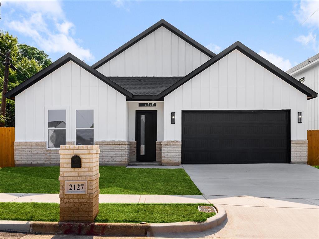 2127 Amanda Ave, Fort Worth, TX 76105