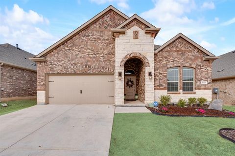 Single Family Residence in Aubrey TX 11221 Summer Rain Boulevard.jpg
