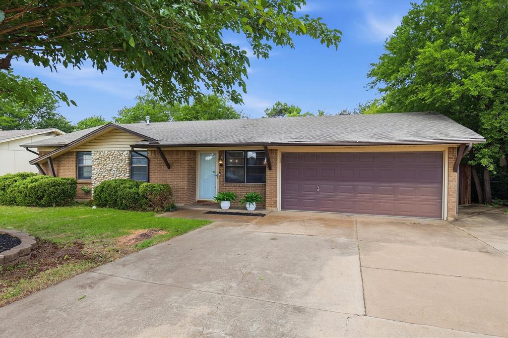 5909 Gayle Dr, Watauga, TX 76148