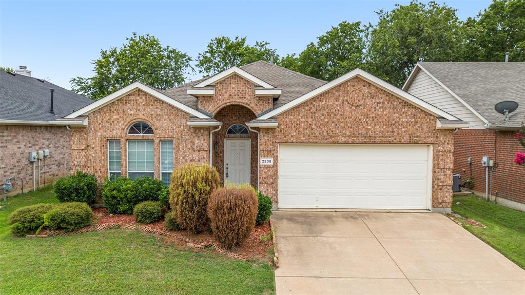 2208 Priscella Dr, Fort Worth, TX 76131