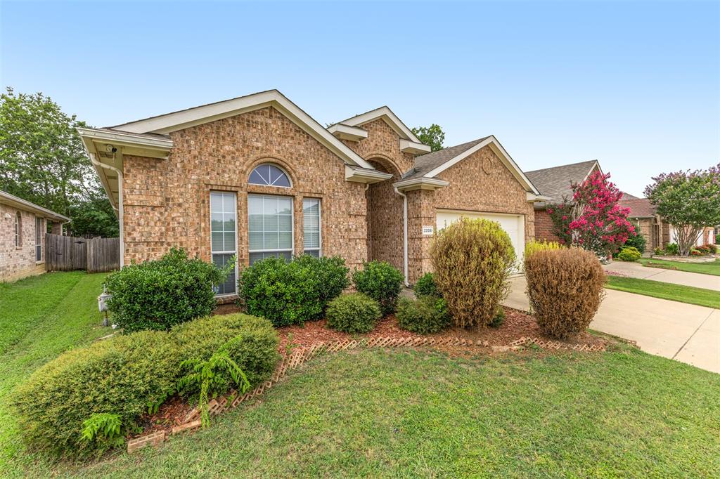 2208 Priscella Dr, Fort Worth, TX 76131 photo